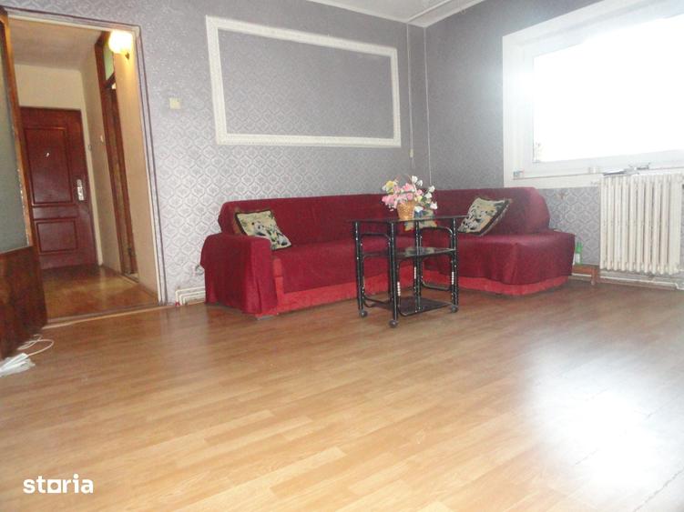 Apartament cu 4 camere decomandat în Micălaca
