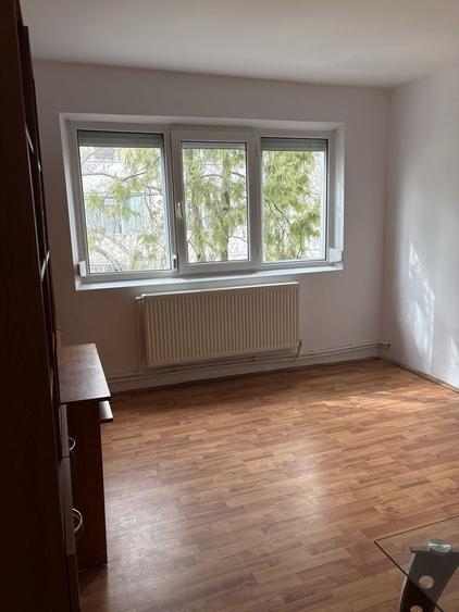 Apartament cu 2 camere semidecomandat în Exterior Vest