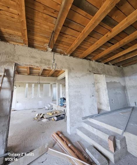 Casă cu 4 camere în Central