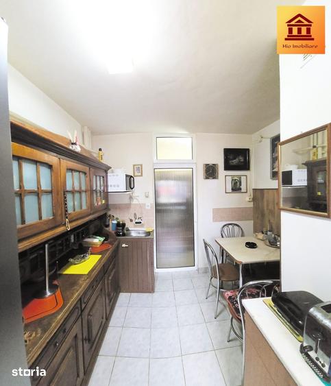 Apartament cu 3 camere decomandat în Intim
