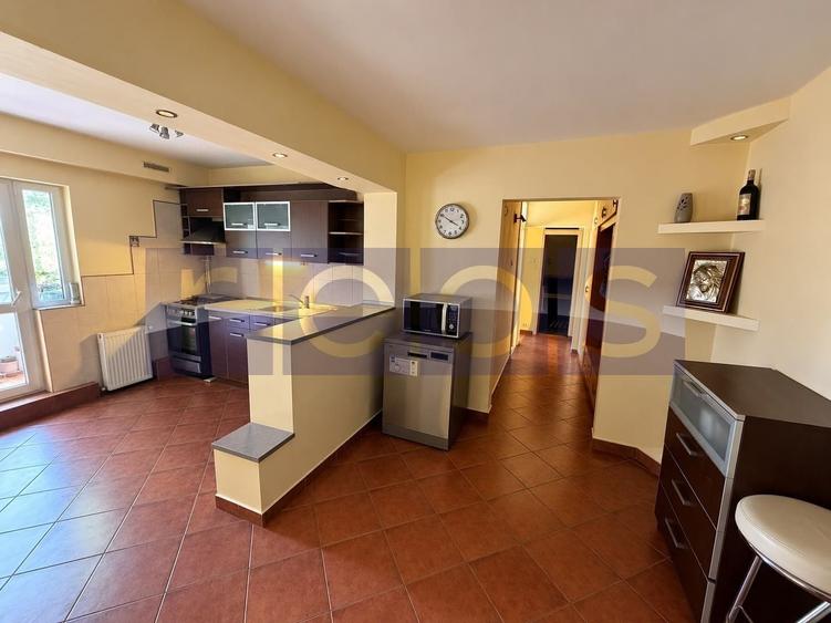 Apartament cu 3 camere decomandat, mobilat în Băneasa