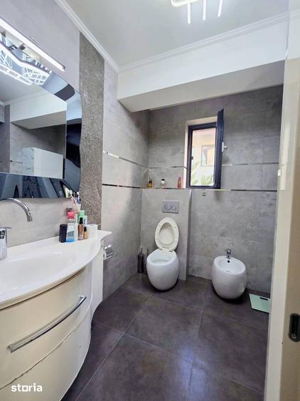 Casă cu 6 camere cu Canalizare în Dobroești
