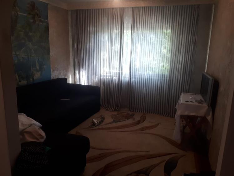 Apartament cu 4 camere decomandat în Baicului