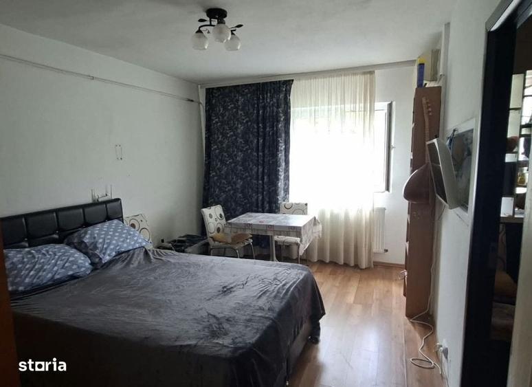 Garsonieră decomandată în Metalurgie