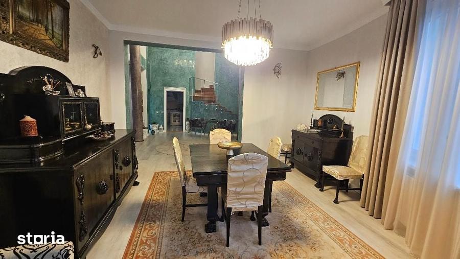 Casă cu 9 camere cu Teren 937 Mp în Cetate