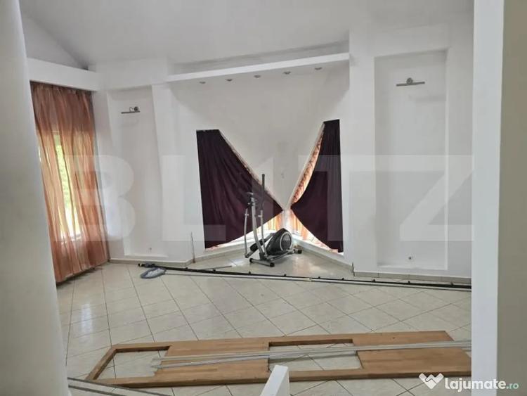 Casă cu 7 camere cu Teren 1535 Mp în Vetiș