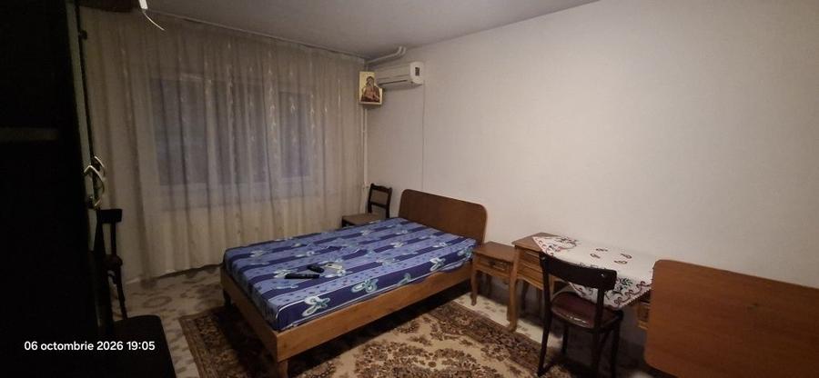 Garsonieră decomandată în Cantacuzino