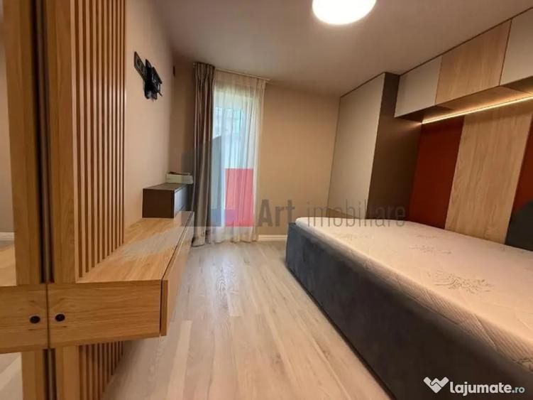 Apartament cu 3 camere semidecomandat în Politehnica