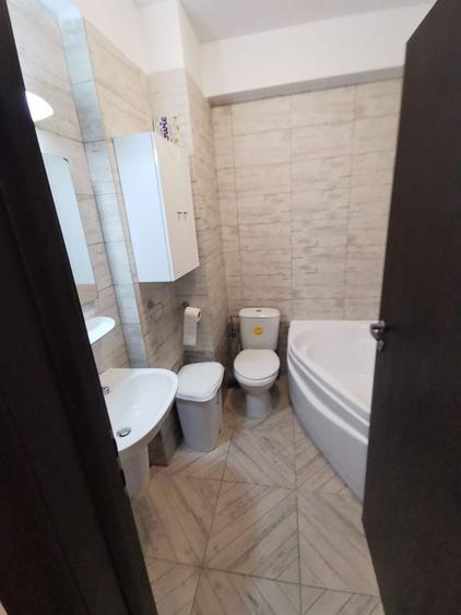 Apartament cu 2 camere semidecomandat în Roșu