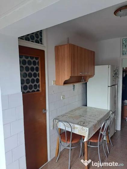 Apartament cu 2 camere semidecomandat în Scriitorilor