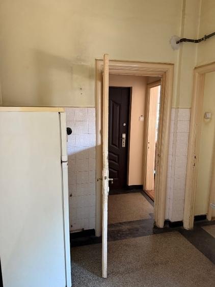 Apartament cu 3 camere decomandat, mobilat în Capitol