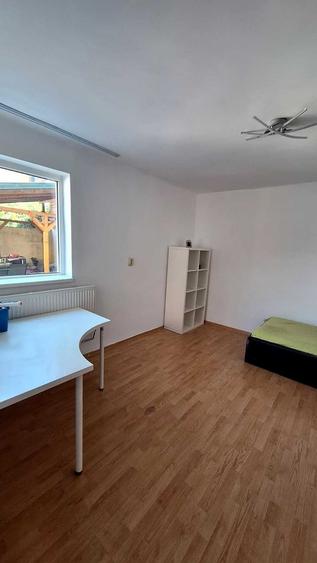 Casă cu 3 camere cu Teren 200 Mp în Central
