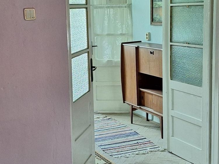 Casă cu 4 camere în Războieni-Cetate