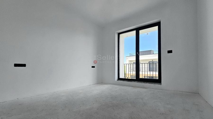 Duplex cu 3 camere cu Canalizare în Ghimbav Livadă