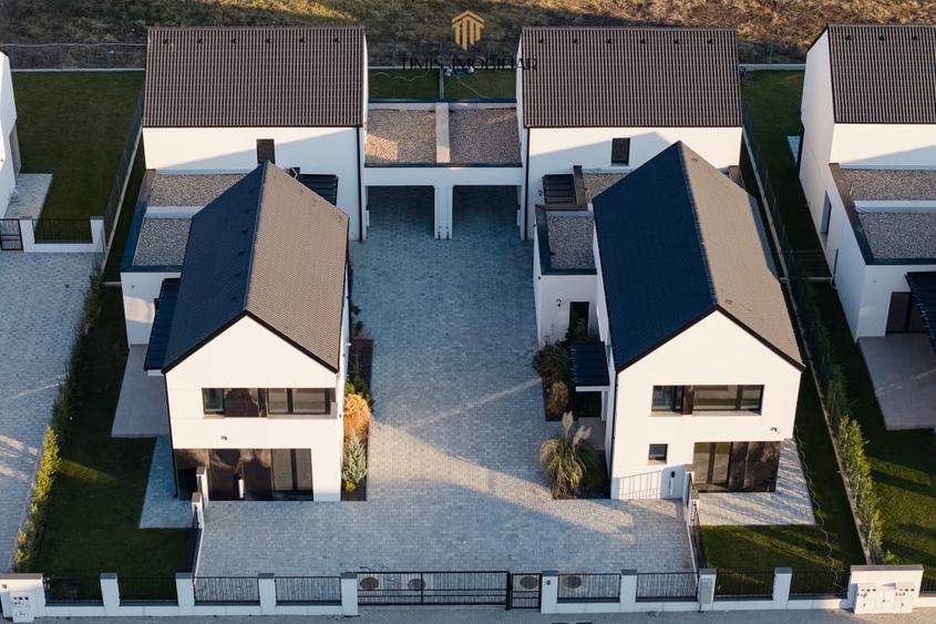 Duplex cu 4 camere cu Canalizare în Dumbrăvița