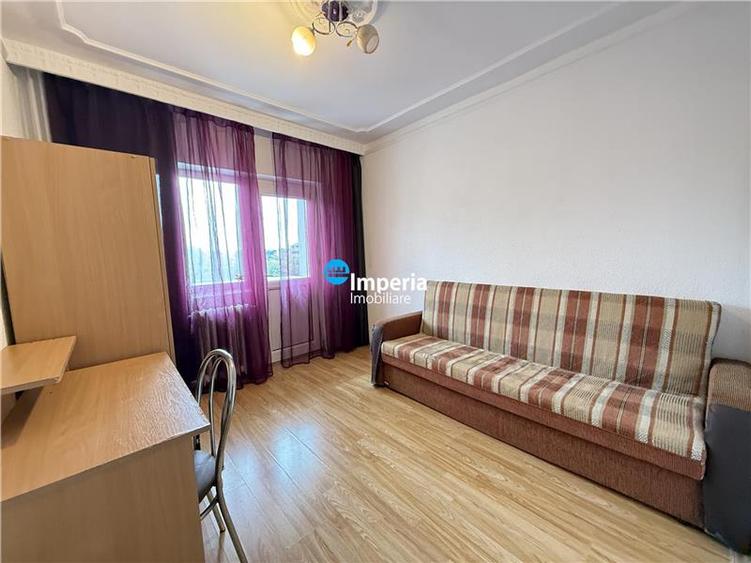 Apartament cu 3 camere decomandat în Gară