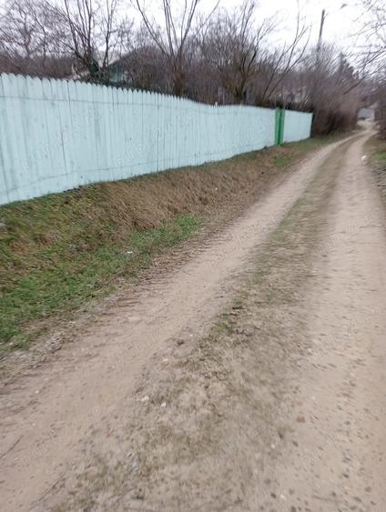 Casă cu 2 camere cu Teren 1000 Mp în Central