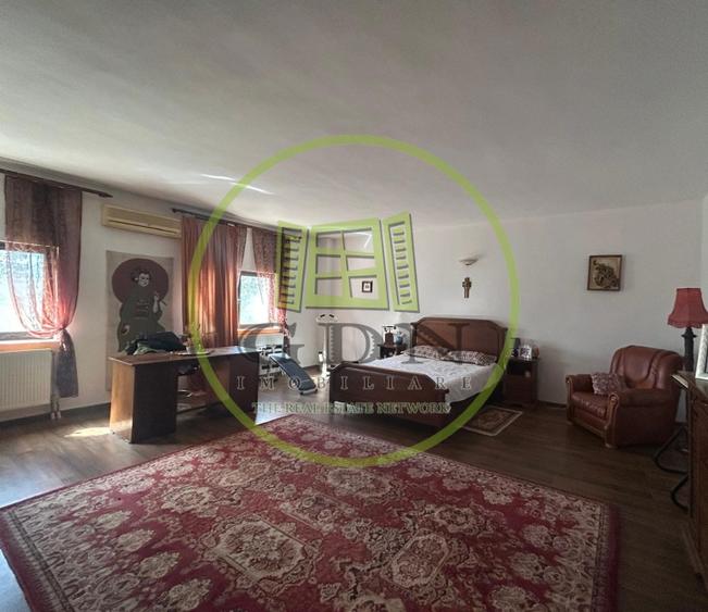 Hotel/Pensiune, de 2,963 mp, în Cernele