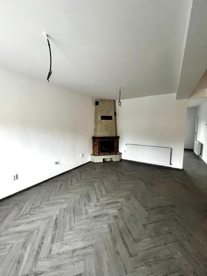Duplex cu 4 camere cu Teren 300 Mp în Cetate