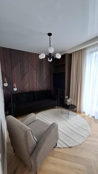 Apartament cu 4 camere decomandat în Pipera