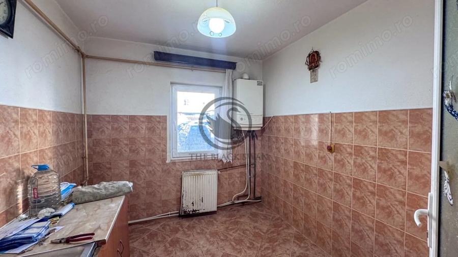 Apartament cu 4 camere decomandat în Central