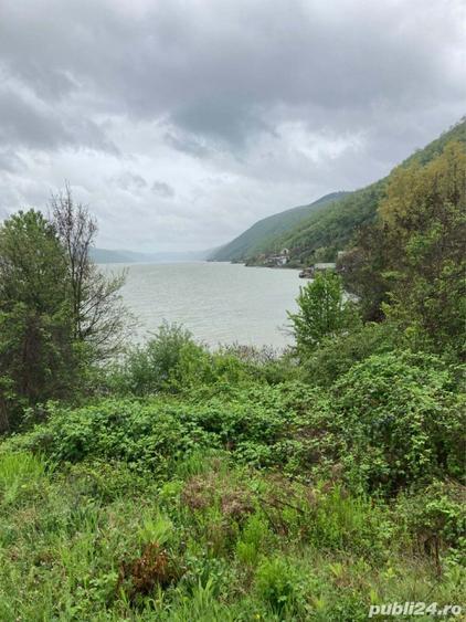 Teren de 707 mp, în Dubova