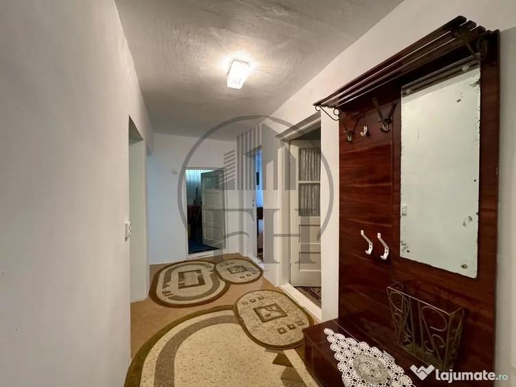 Casă cu 7 camere cu Teren 1190 Mp în Sud