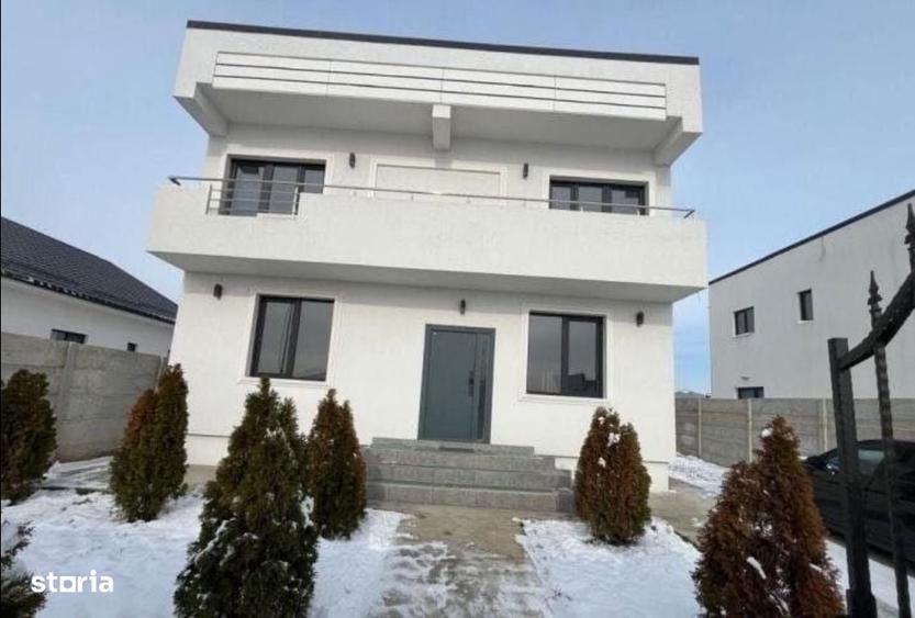 Casă cu 4 camere cu Teren 180 Mp în Central