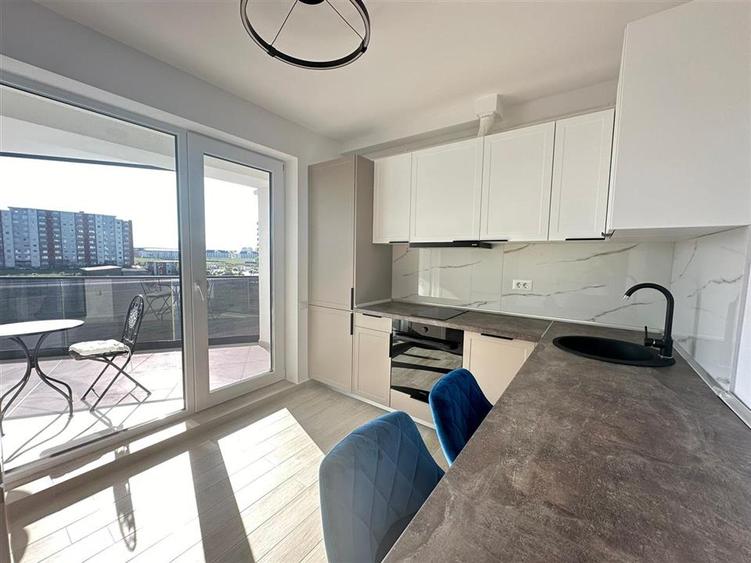 Apartament cu 2 camere semidecomandat, mobilat în Exterior Sud