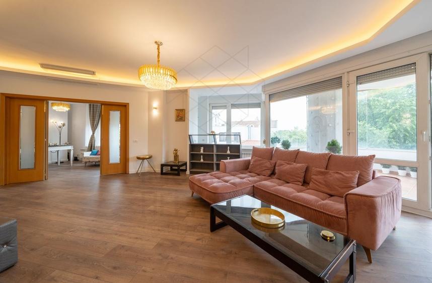 Apartament cu 4 camere decomandat, mobilat în Aviatorilor