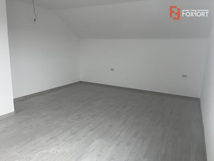 Duplex cu 4 camere cu Canalizare în Moșnița Veche