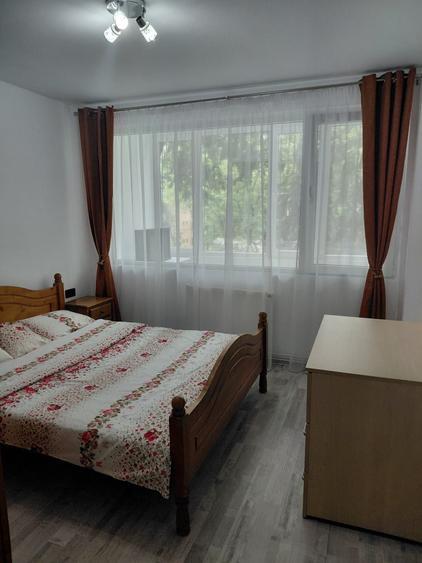 Apartament cu 2 camere decomandat în Aleea Carpați