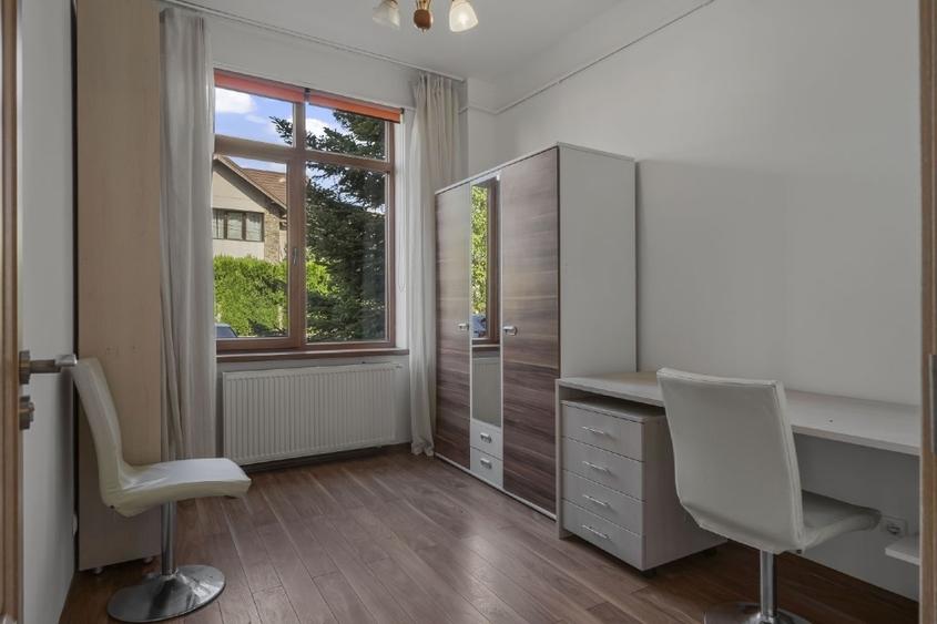 Apartament cu 3 camere decomandat, mobilat în Central