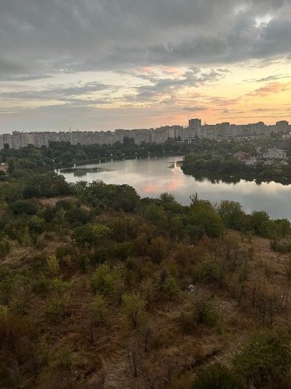 Apartament cu 2 camere semidecomandat în Pantelimon