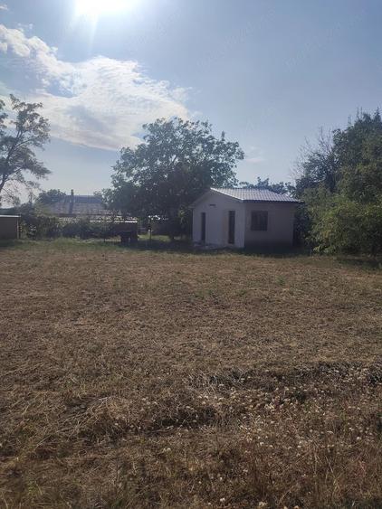 Teren de 905 mp, în Popricani
