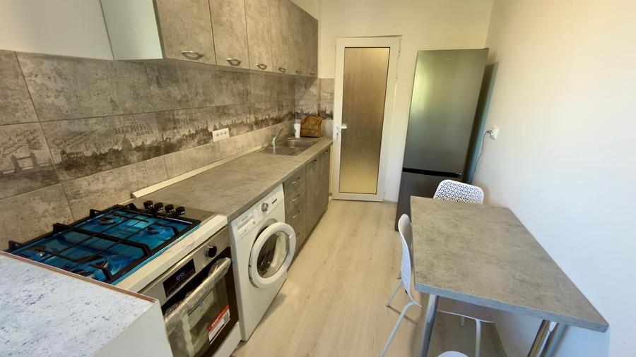 Apartament cu 2 camere decomandat în Micro 19