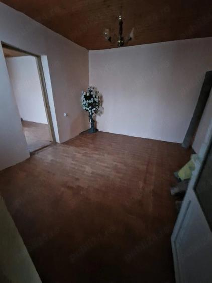 Casă cu 2 camere cu Teren 909 Mp în Central
