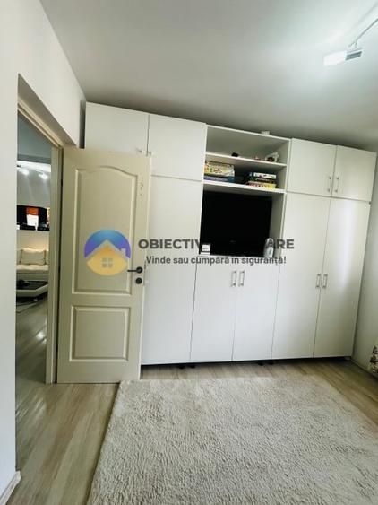 Apartament cu 4 camere semidecomandat în Mărăței