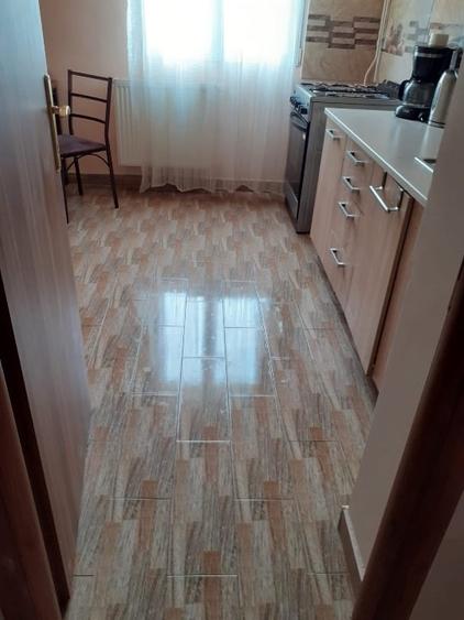 Apartament cu 4 camere decomandat în Berceni