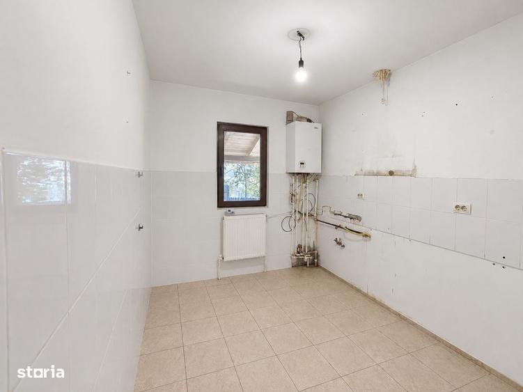 Uricani Iasi Doua Case in Una 108mp Ideala 2 Familii, 1330 mp teren - 10
