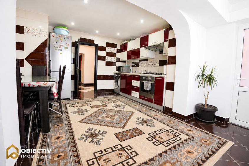 Apartament cu 3 camere decomandat în 1 Mai