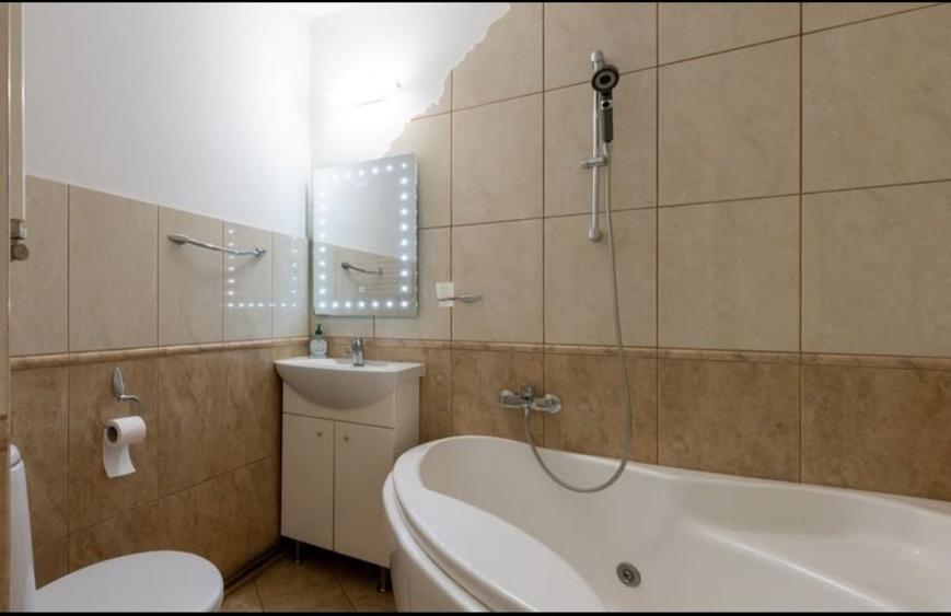 Apartament cu 2 camere semidecomandat în Rogerius