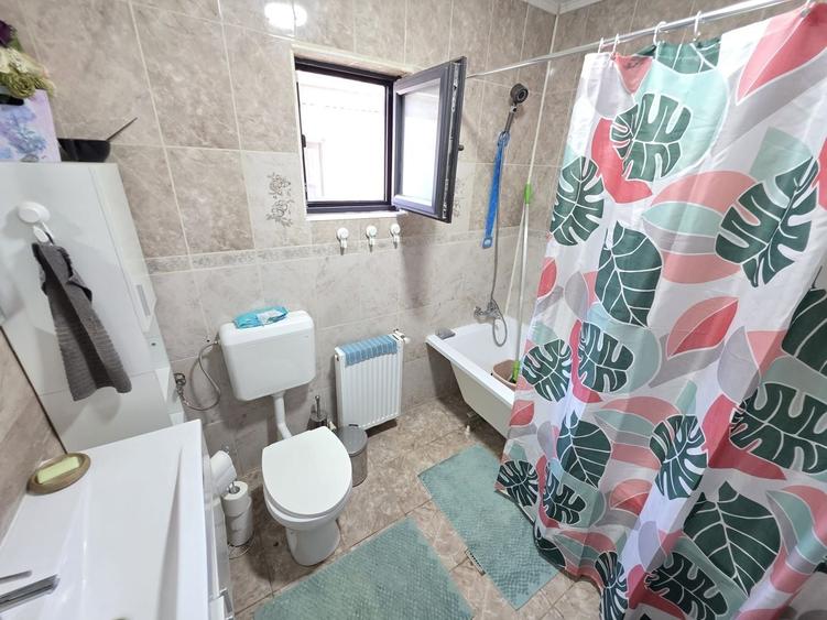 Casă individuală cu 3 camere cu Canalizare în Petrăchioaia