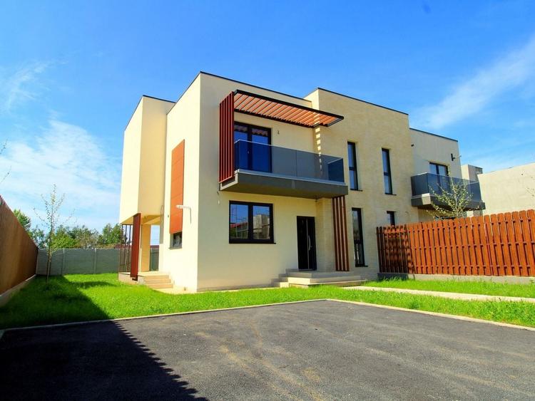Casă individuală cu 4 camere cu Canalizare în Berceni