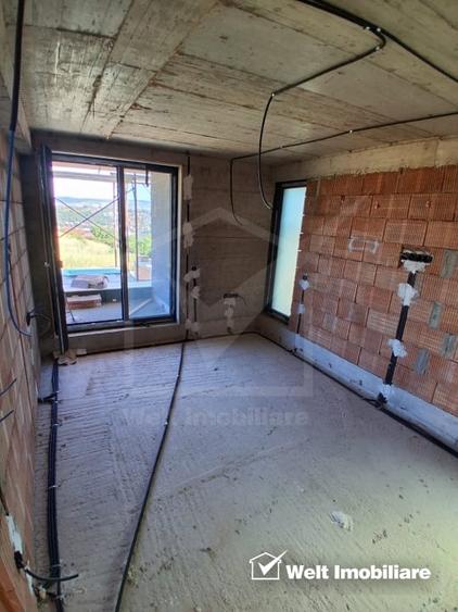 Casă individuală cu 7 camere cu Canalizare în Dâmbul Rotund