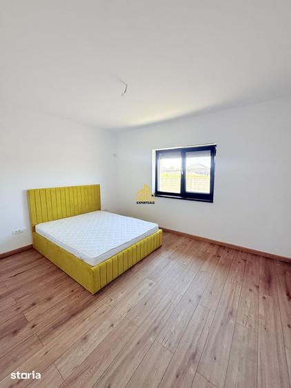 Casă cu 4 camere cu Teren 400 Mp în Domnești