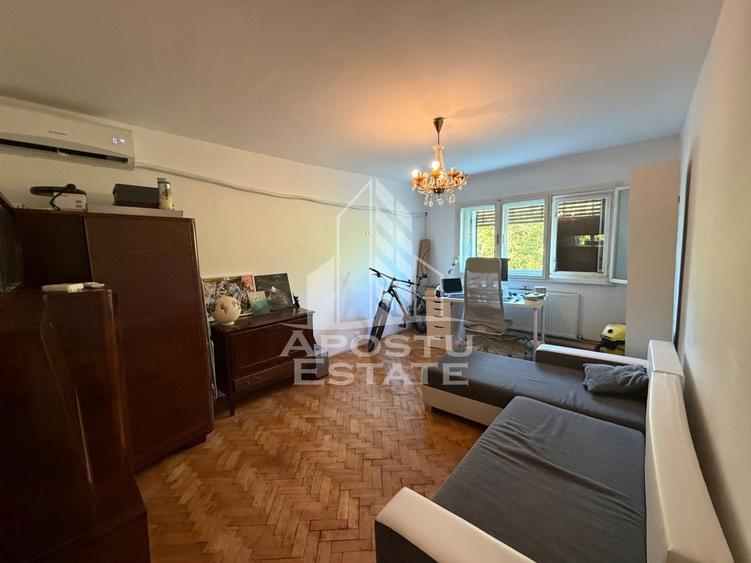 Apartament cu 2 camere decomandat în Aradului
