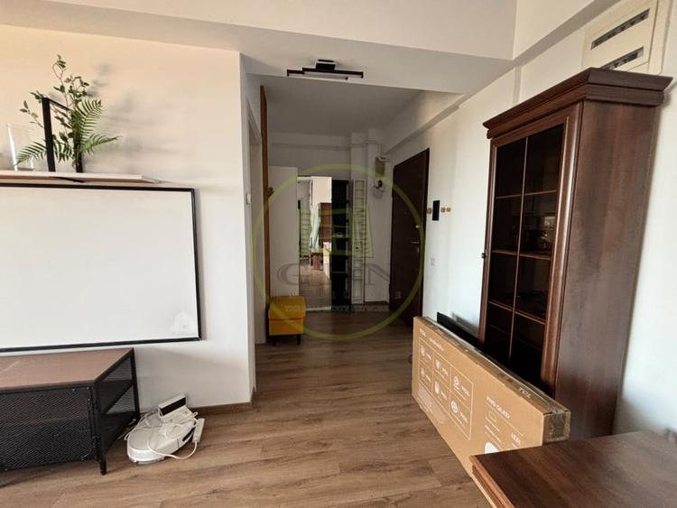 Apartament cu 2 camere semidecomandat, mobilat în Central