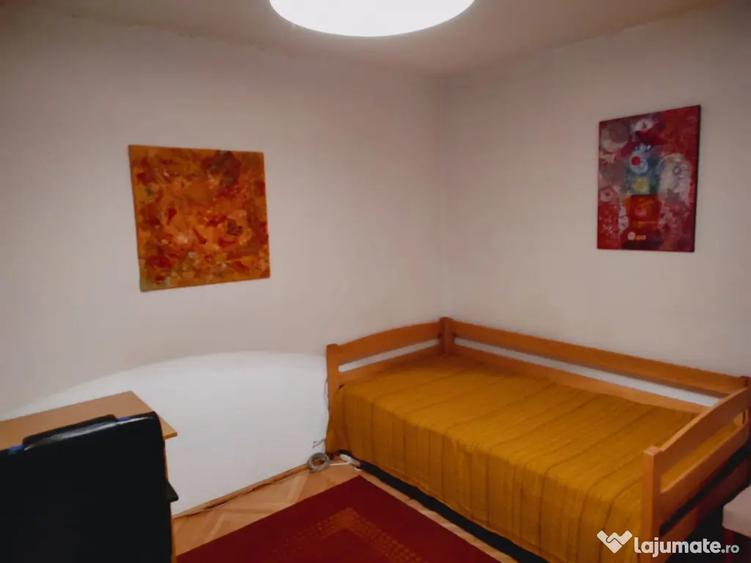 Apartament de inchiriat cu 3 camere Disponibil - 2