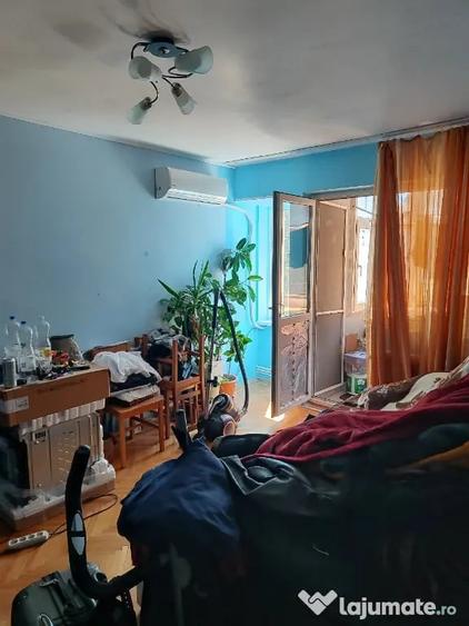 Apartament cu 2 camere semidecomandat în Marna